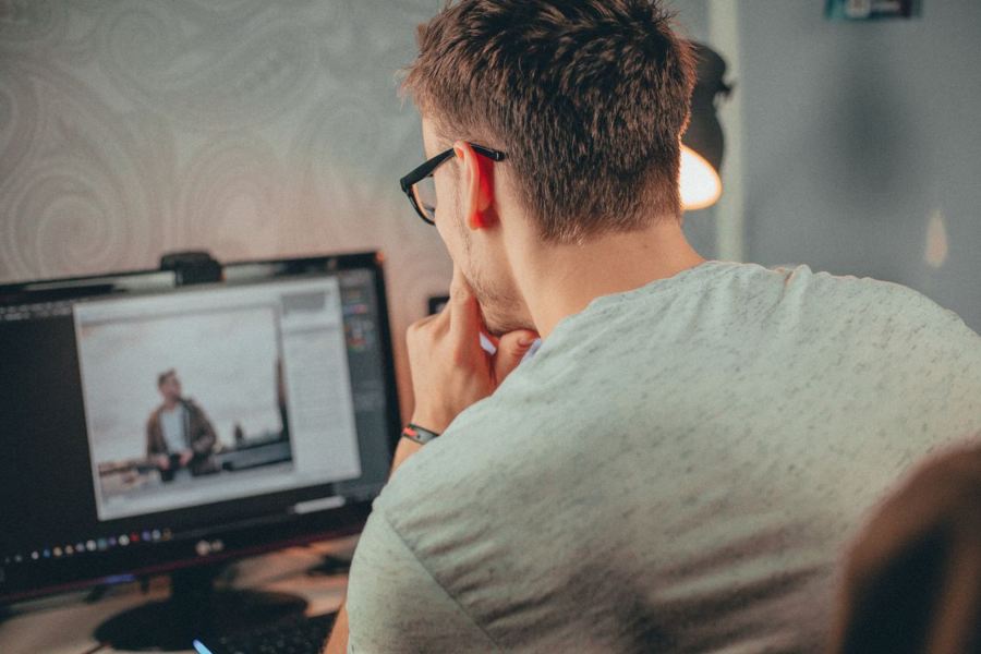 What Should Businesses Look for in an AI Image Editor?